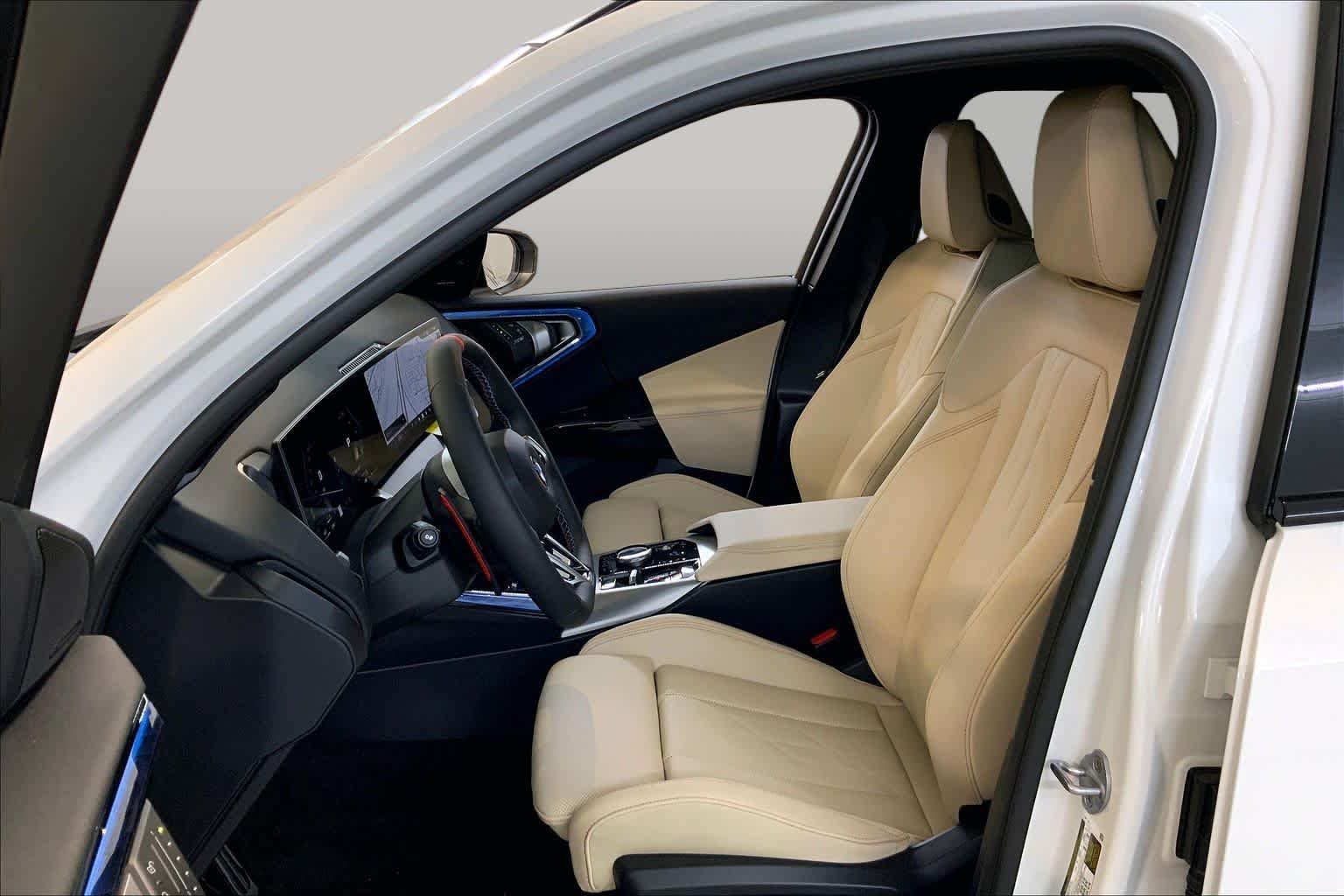 New 2026 Alpine White BMW M50 xDrive image 9
