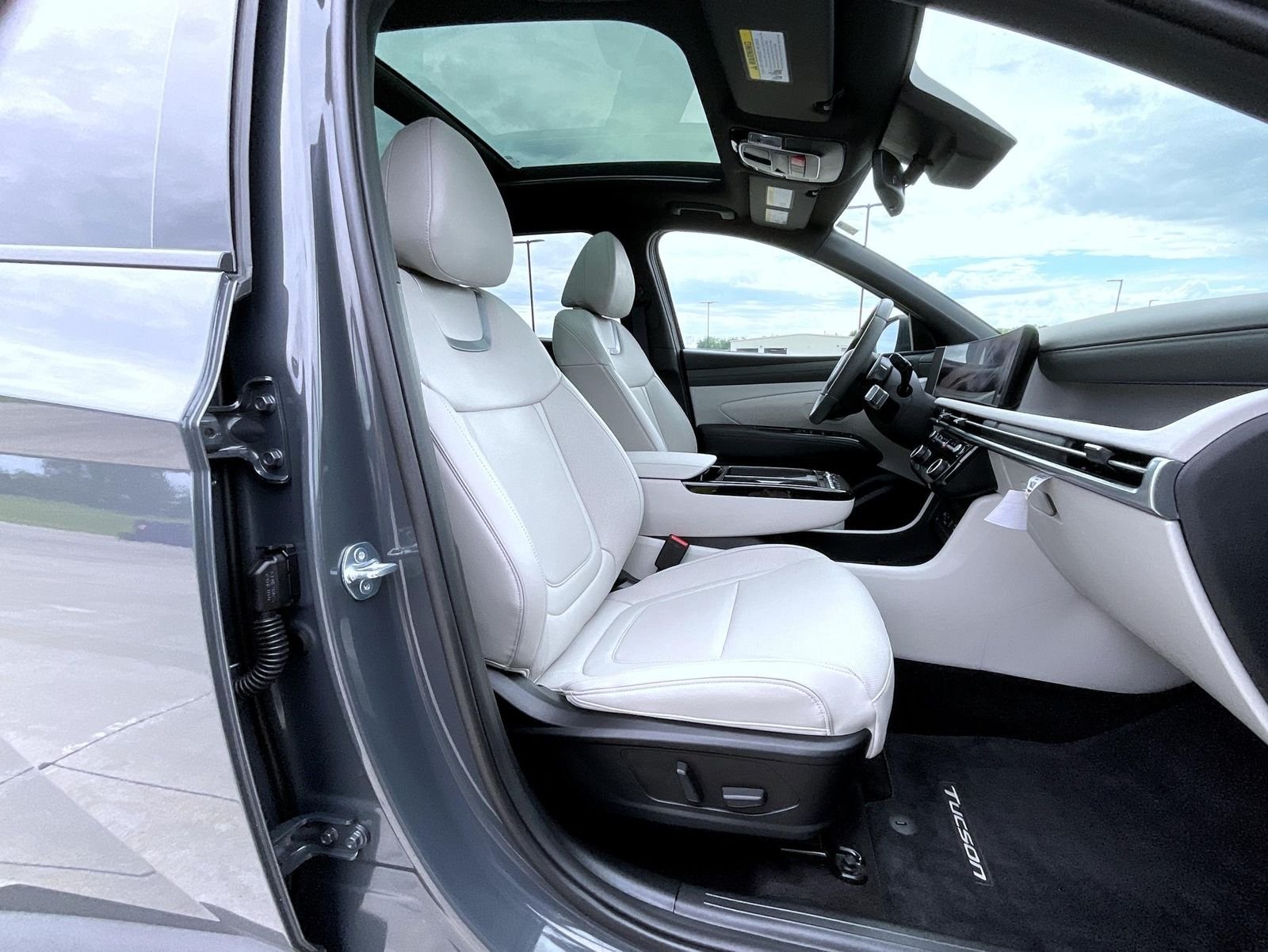2026 Hyundai Tucson Limited - Photo 16
