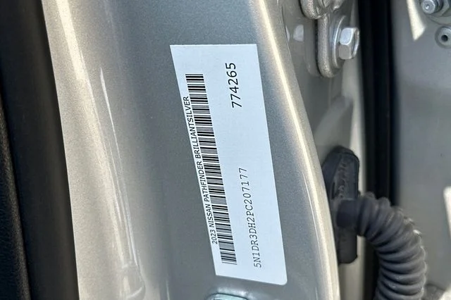 Used 2023 Silver Nissan Platinum image 28