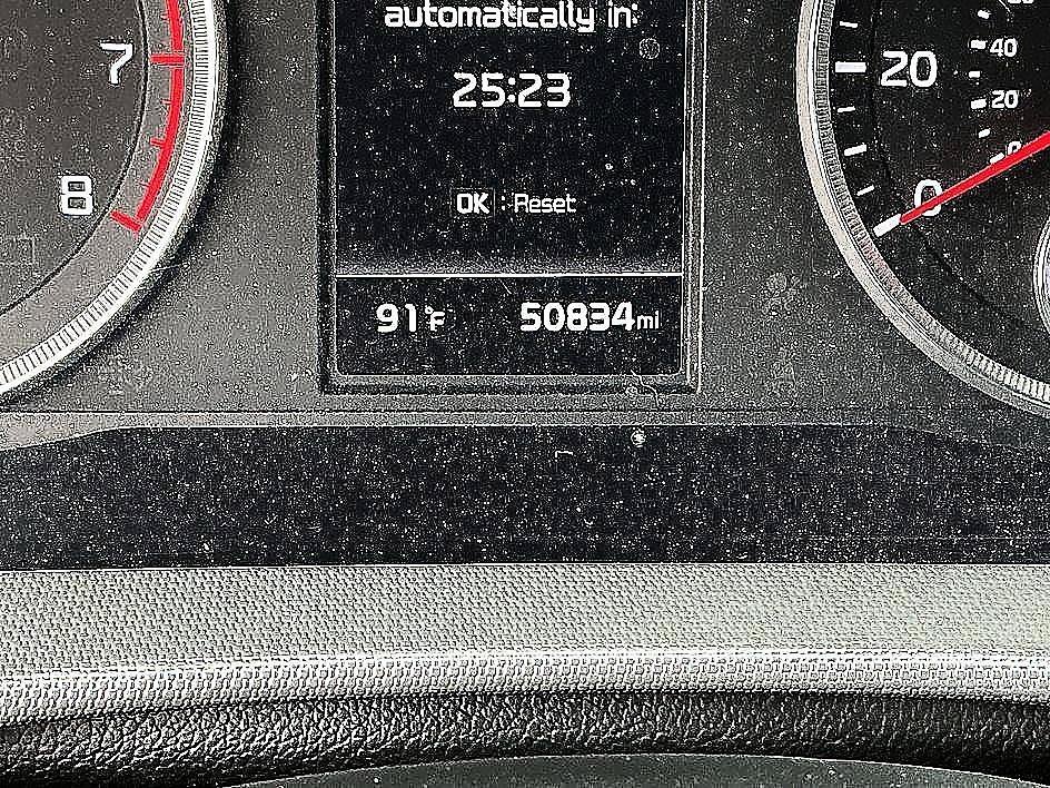 Used 2022 White Kia GT-Line image 15