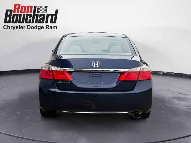 Used 2013 Blue Honda EX image 4