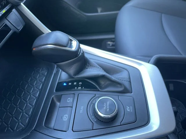 Used 2025 Gray Toyota XLE Premium image 19