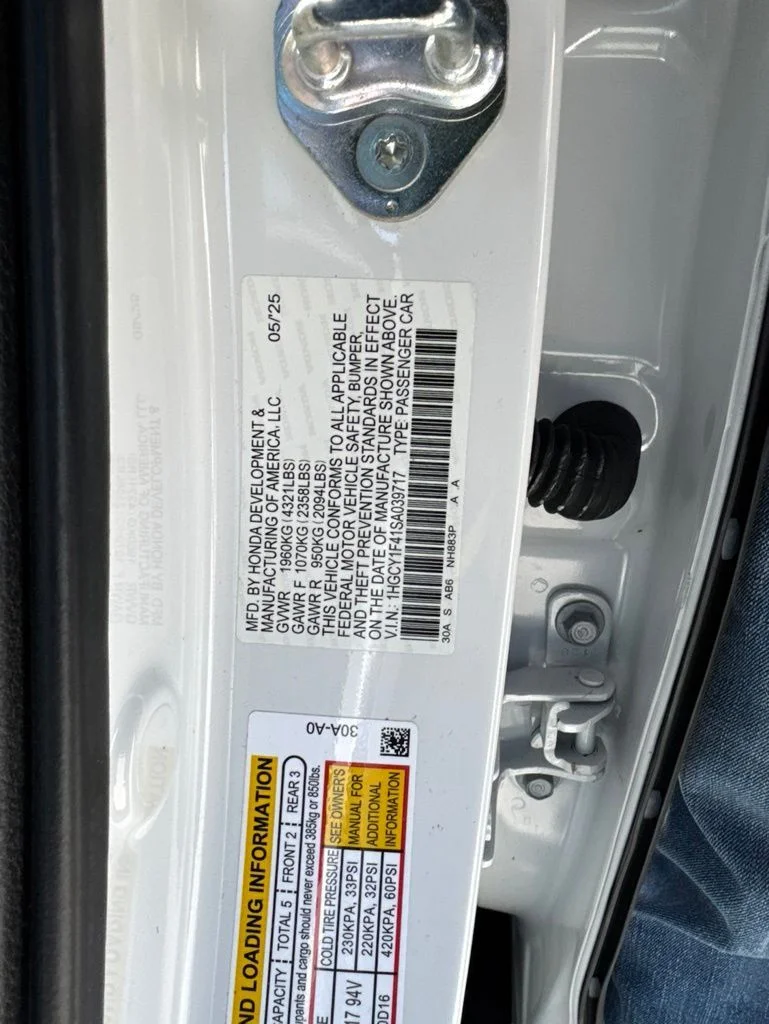 Used 2025 White Honda SE image 30