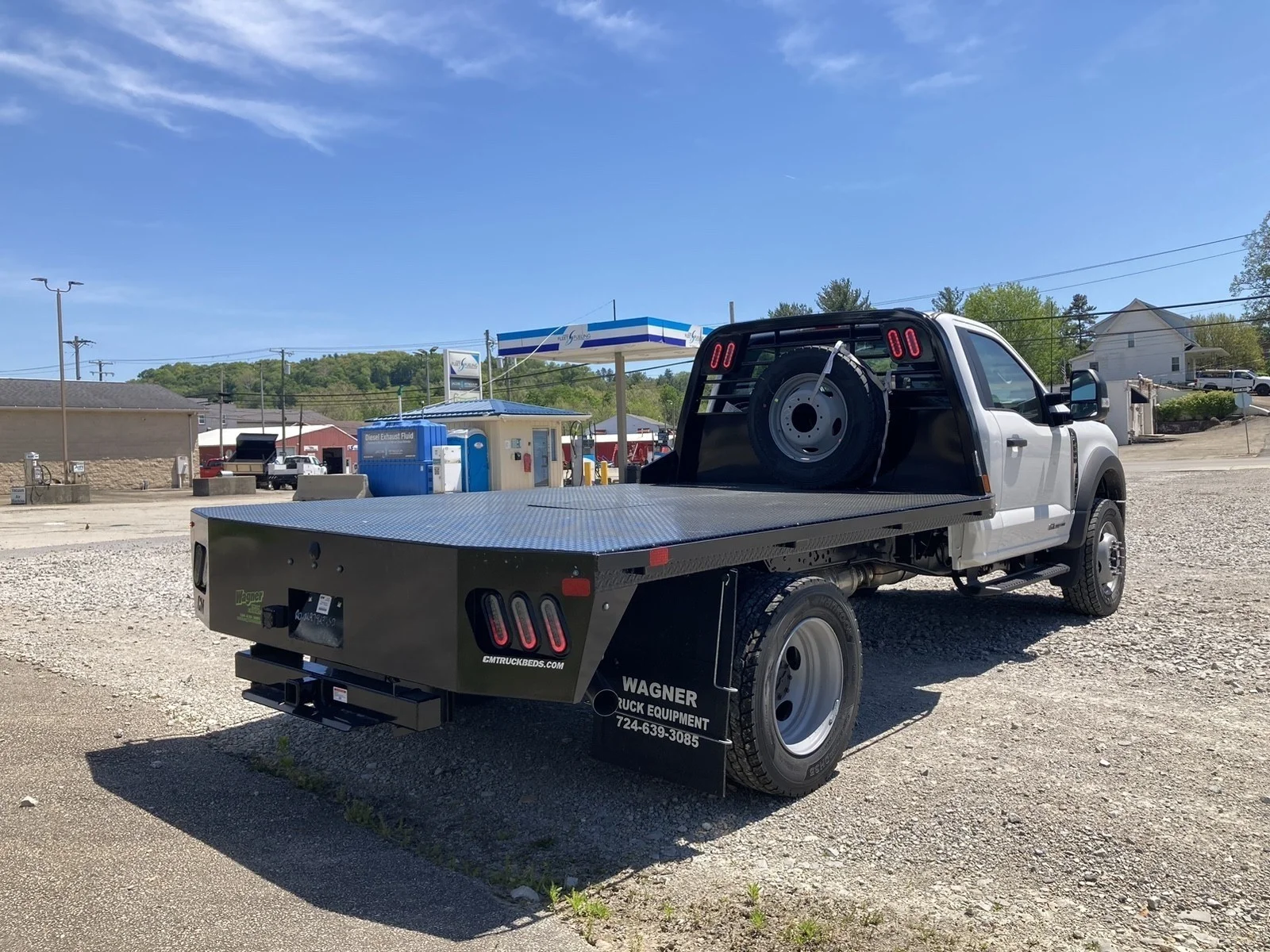New 2026 Oxford White Ford F-600® XL image 4