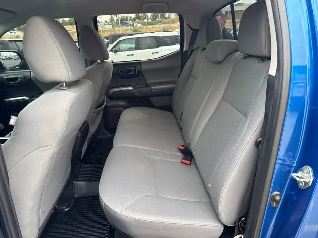 Used 2018 Blue Toyota SR5 image 12