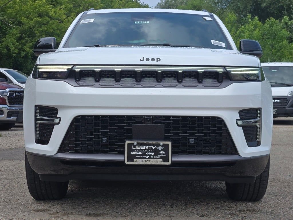 New 2026 Bright White Clear-Coat Exterior Paint Jeep Limited Altitude image 3