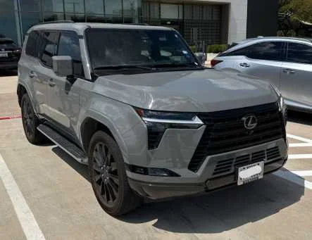 Used 2024 Incognito Lexus Luxury image 2