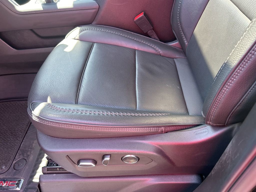 Used 2024 Onyx Black GMC Denali image 22