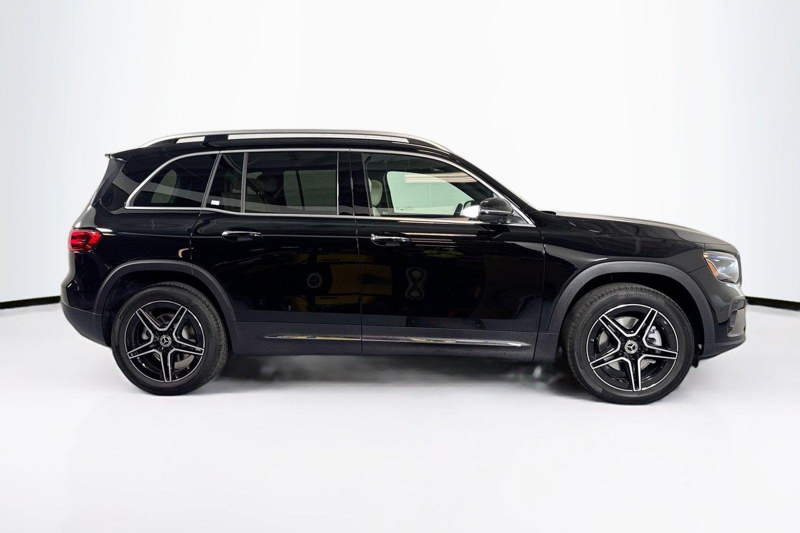 New 2026 Night Black Mercedes-Benz GLB 250 image 4