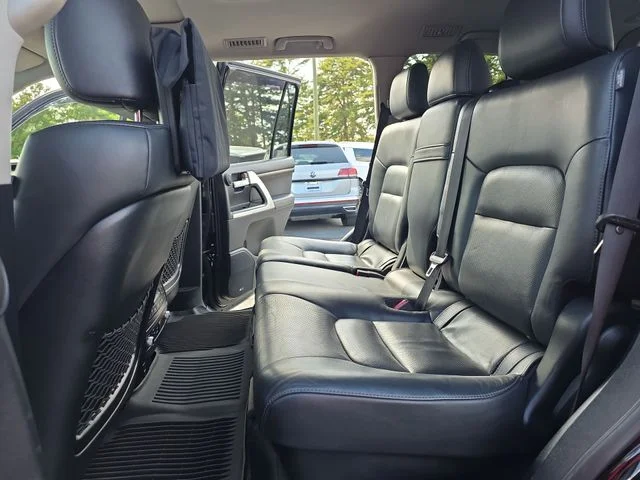 Used 2017  Toyota Base image 15