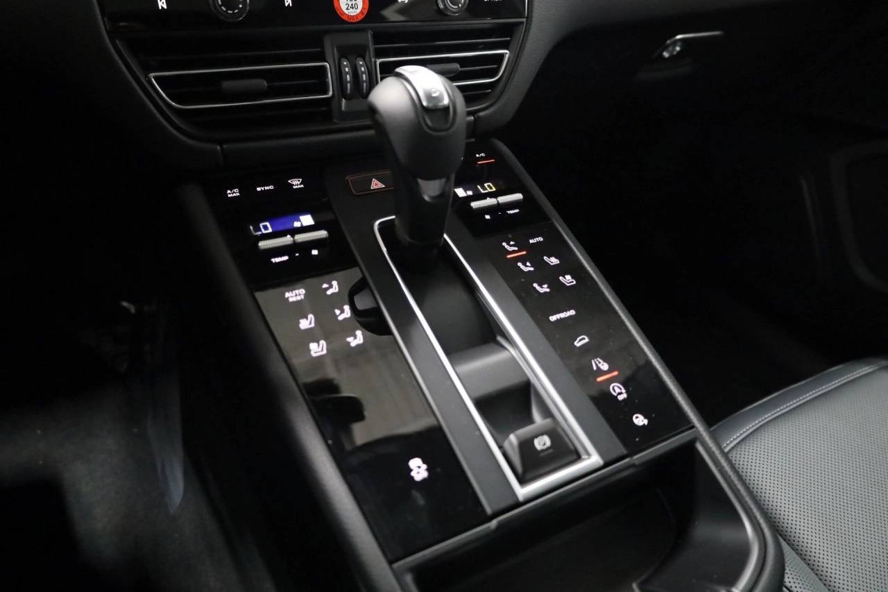 Used 2026 Volcano Grey Metallic Porsche  image 29
