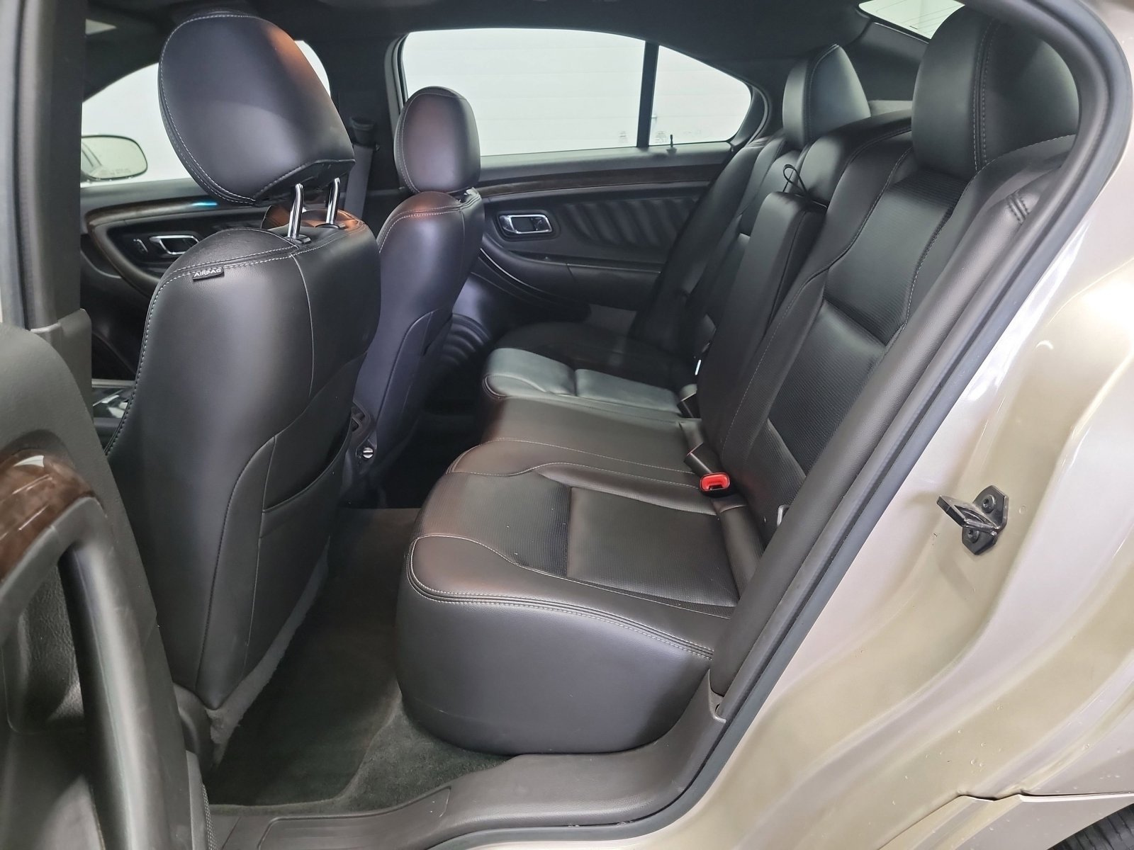 Used 2017 White Gold Metallic Ford Limited image 28