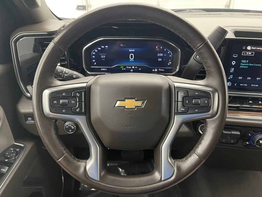 Used 2025 Cypress Gray Chevrolet LT image 18