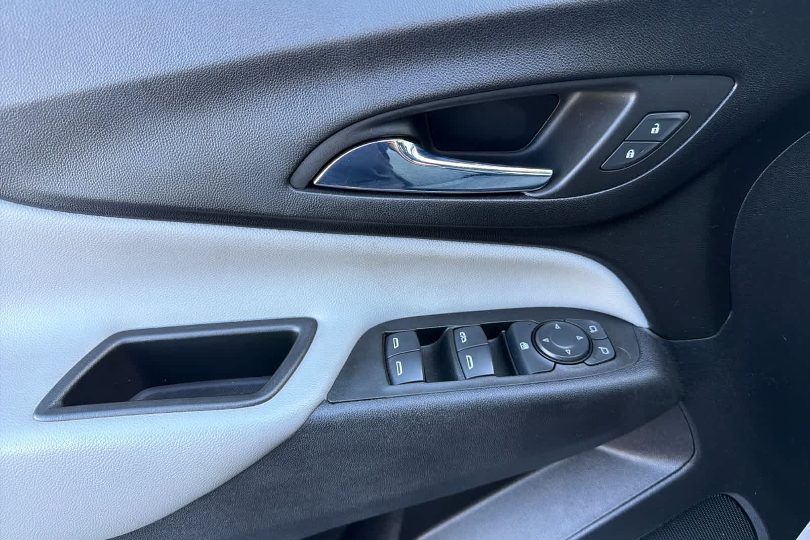 Used 2022 Summit White Chevrolet LT image 12