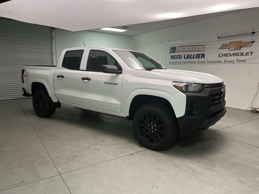 New 2026 Summit White Chevrolet WT image 2