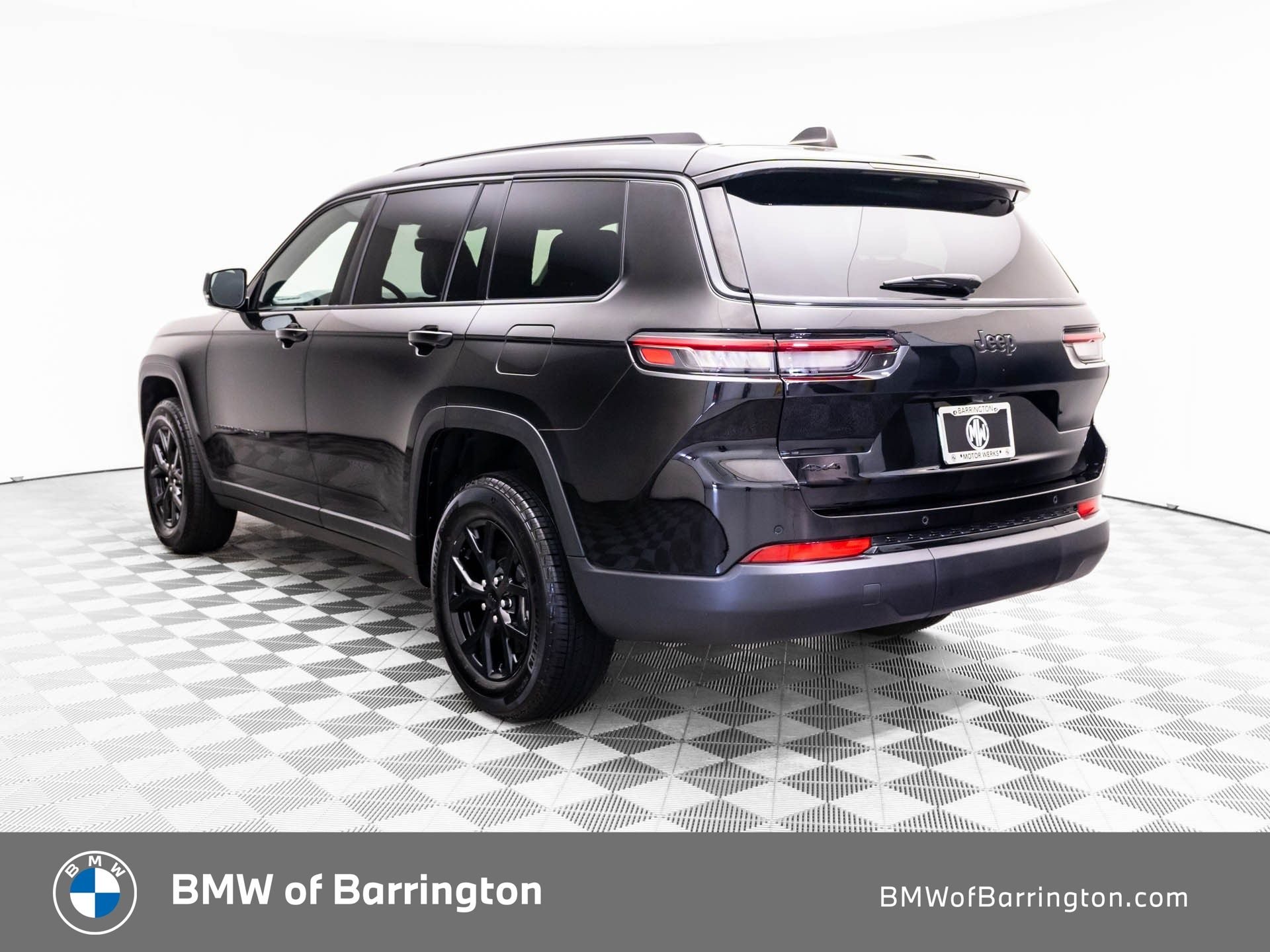 Used 2024 Black Jeep Altitude image 3