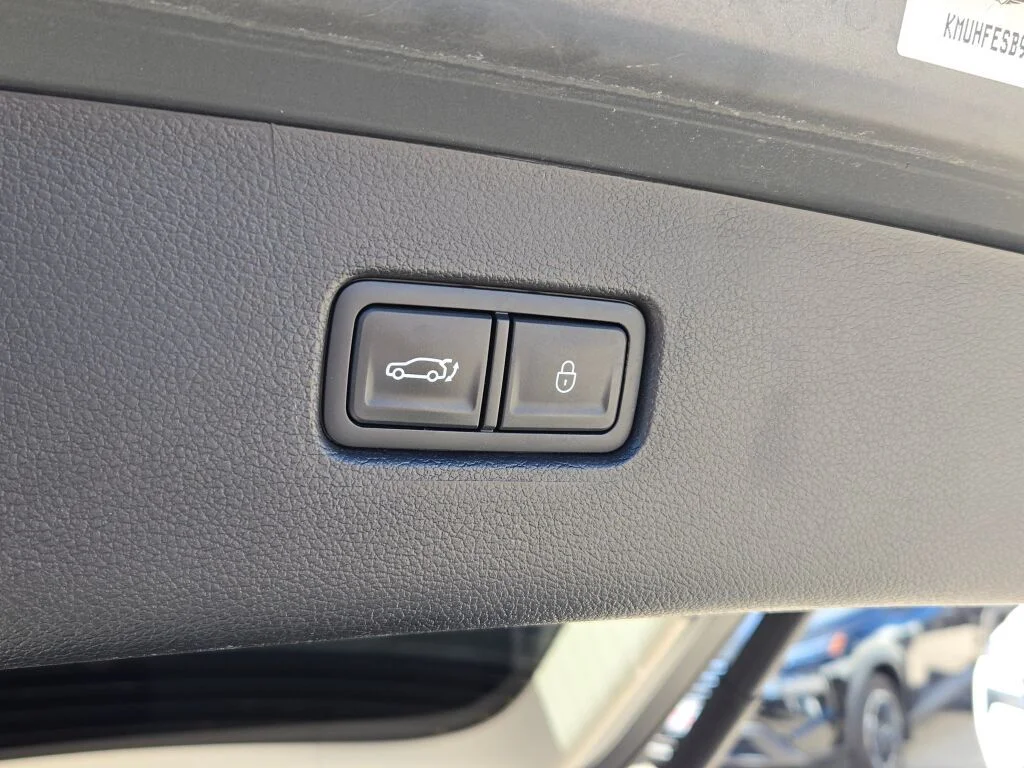 Used 2025 Gray Genesis 2.5T image 17