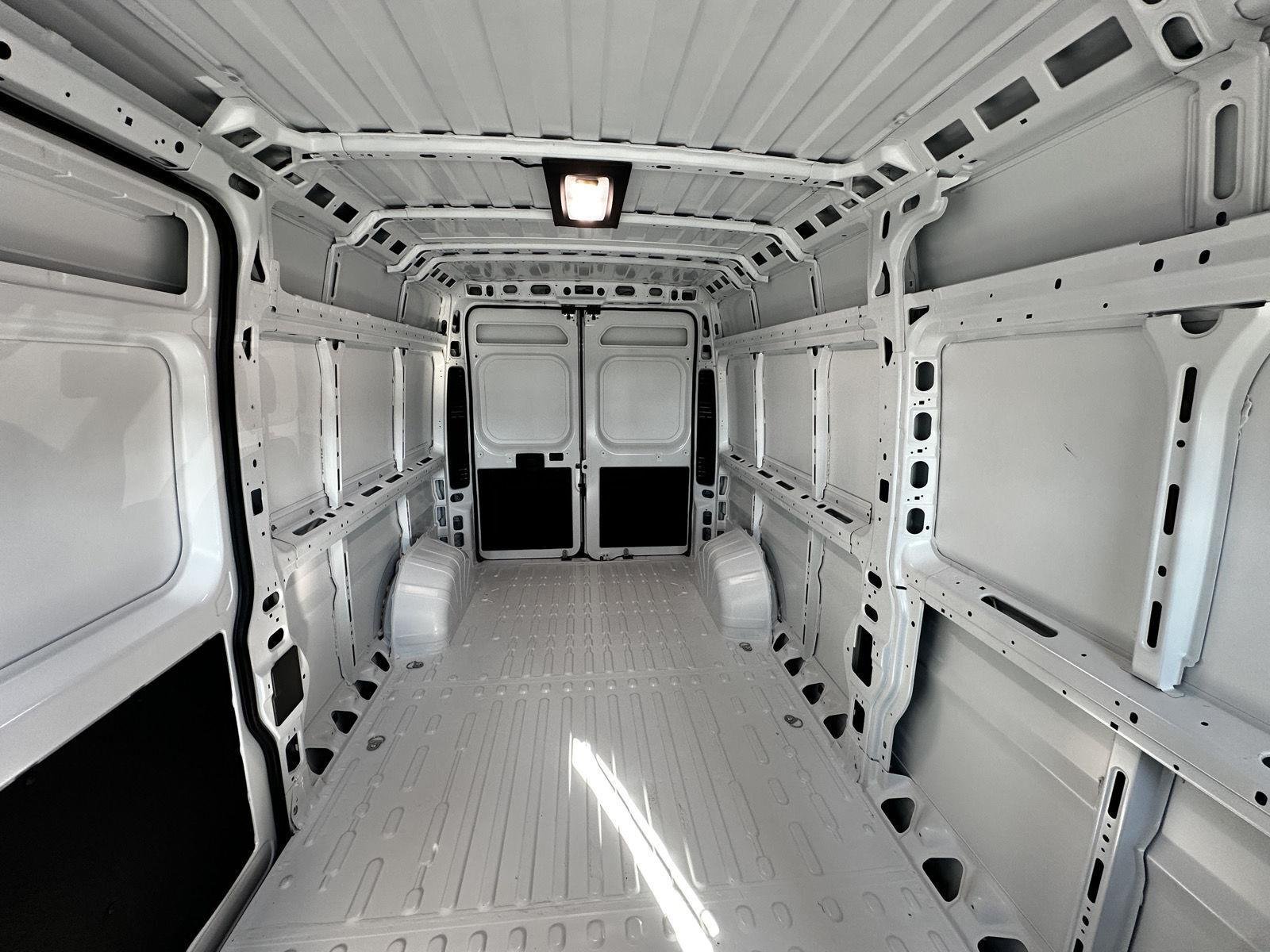 New 2026 Bright White Clear-Coat Exterior Paint RAM Tradesman image 17