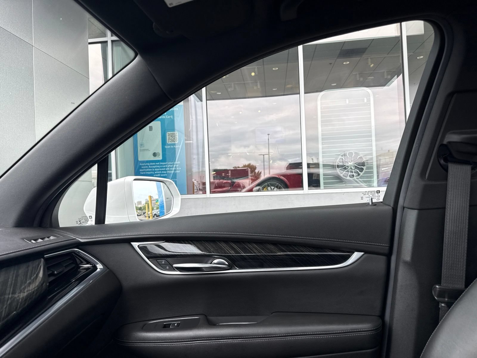 Used 2020 CRYSTAL WHITE TRICOAT Cadillac AWD Premium Luxury image 34