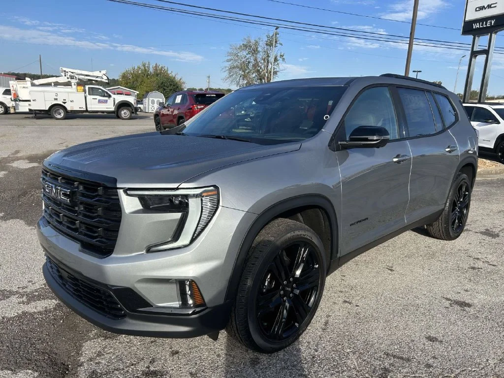 New 2027 Sterling Metallic GMC Elevation image 8