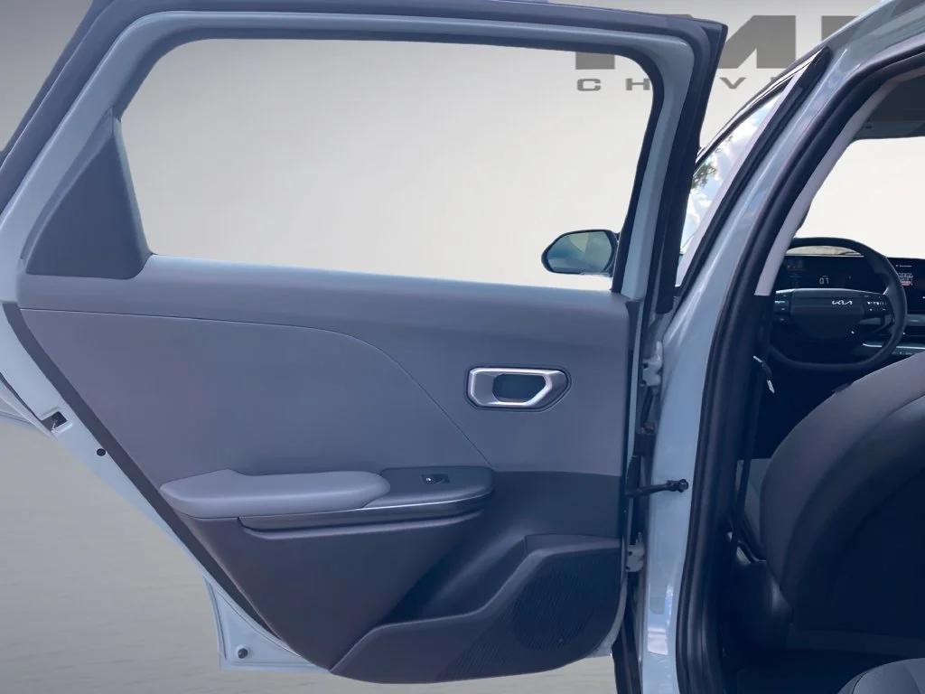 Used 2025 Gray Kia LXS image 21