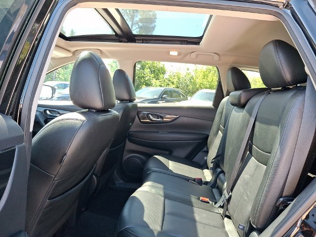 Used 2020 Black Nissan SL image 10