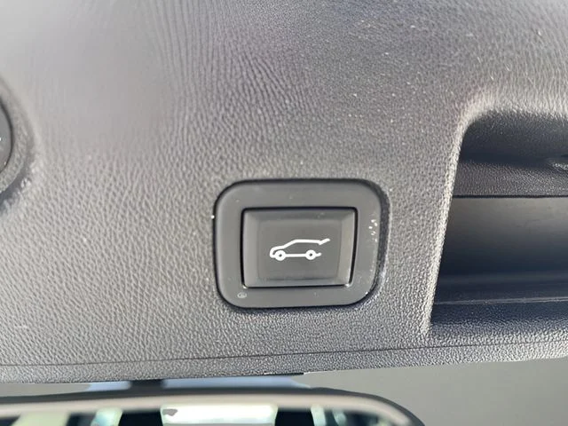 Used 2024 White Chevrolet LT image 32
