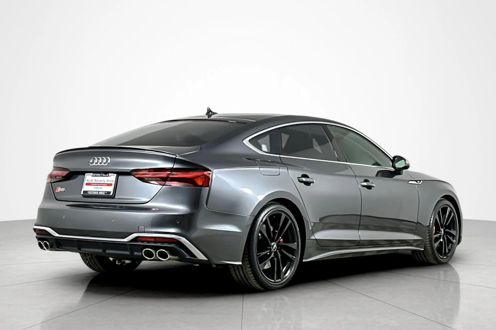 Used 2023 Daytona Gray Pearl Effect Audi Premium Plus 3.0 TFSI quattro image 5