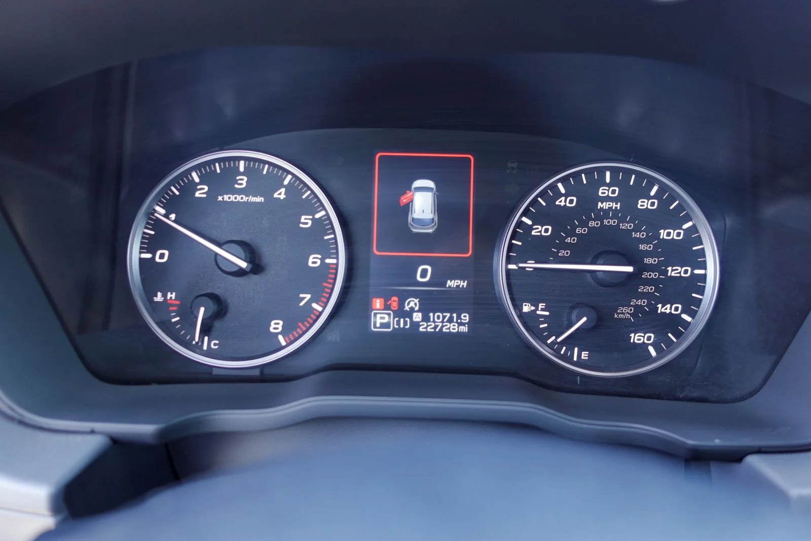 Used 2025 Crystal White Pearl Subaru Premium image 17