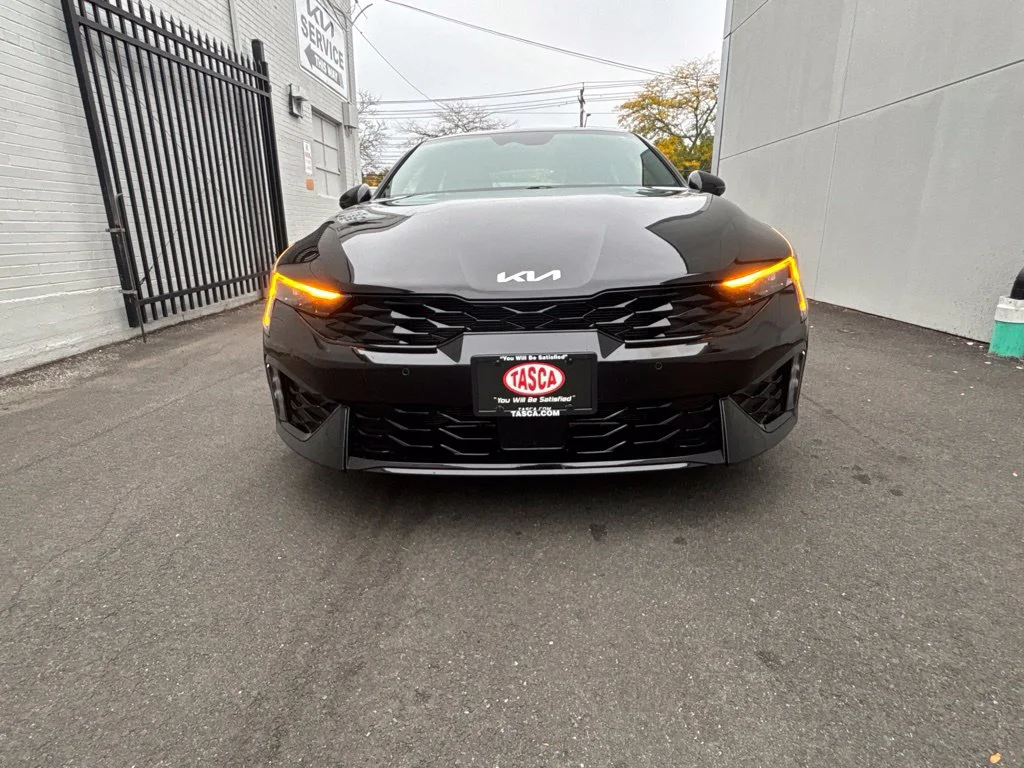 Used 2025 Black Kia GT-Line image 9