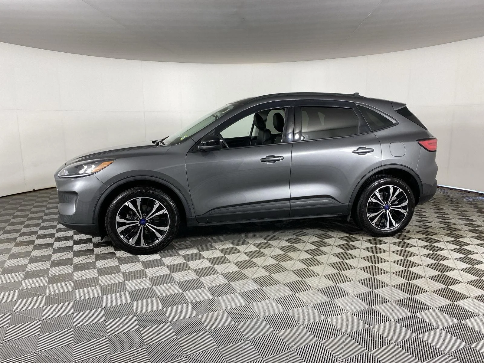 Used 2022 Carbonized Gray Ford SEL image 4