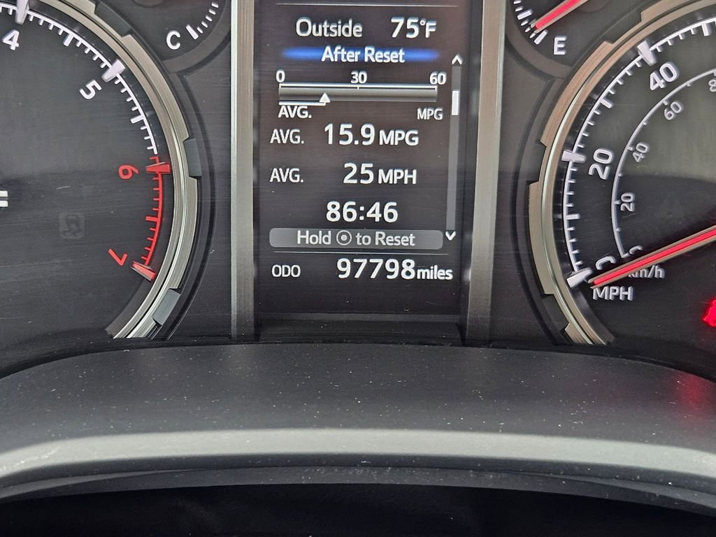 Used 2021 Black Toyota Venture image 16