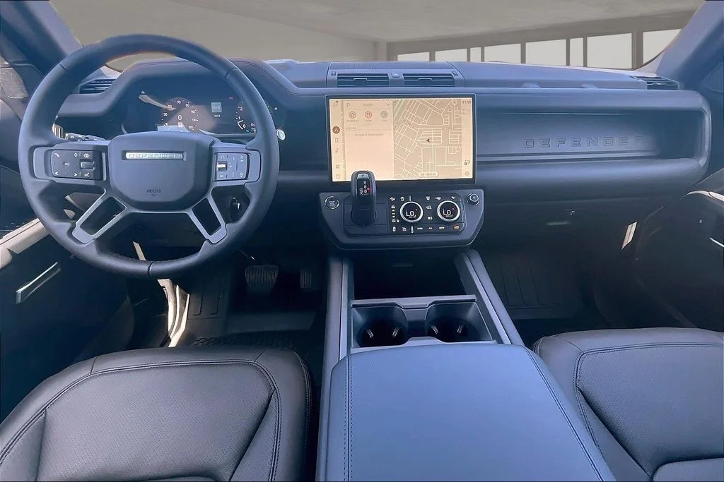 New 2026 Black Land Rover X-Dynamic SE image 5
