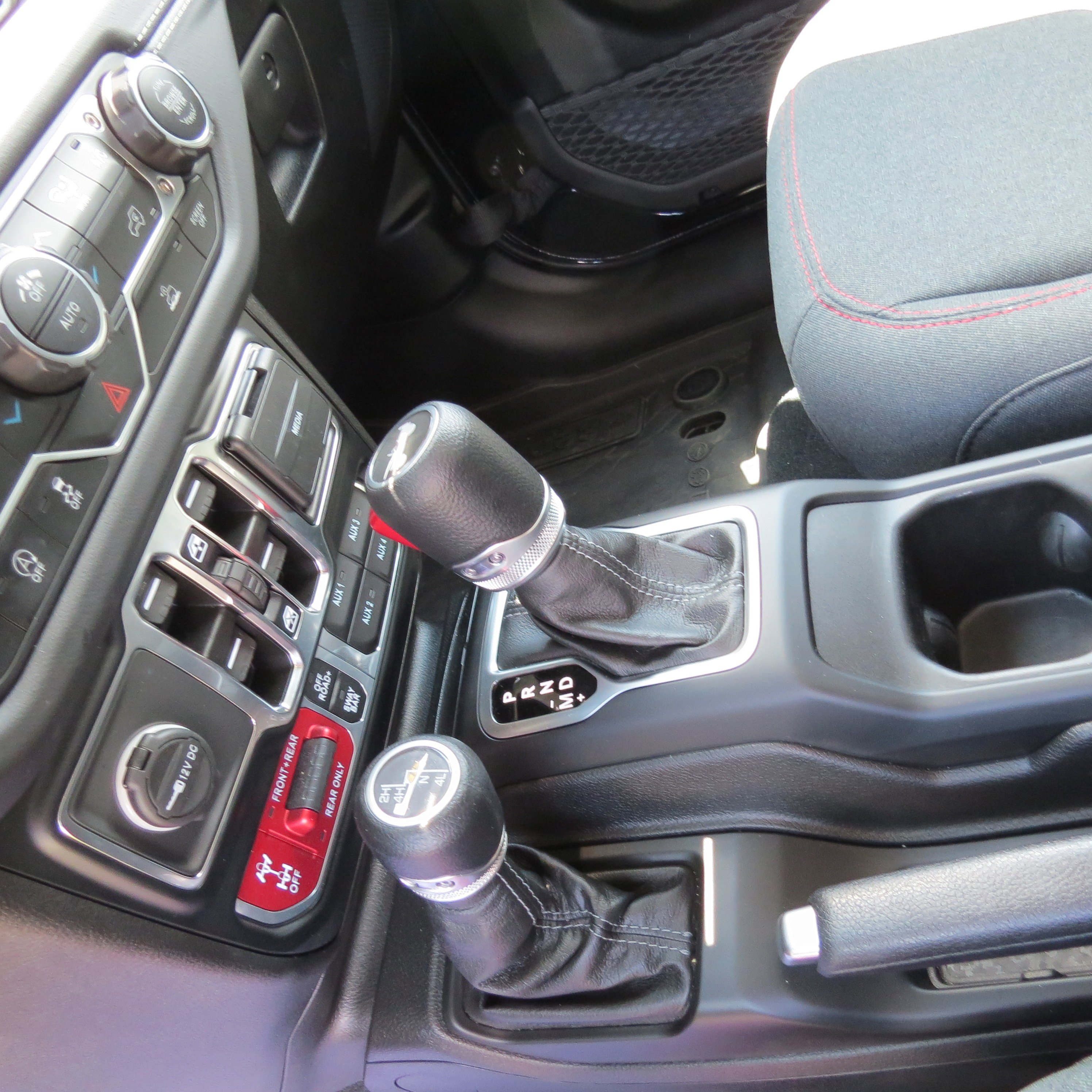 Used 2024 Black Clearcoat Jeep Rubicon image 18
