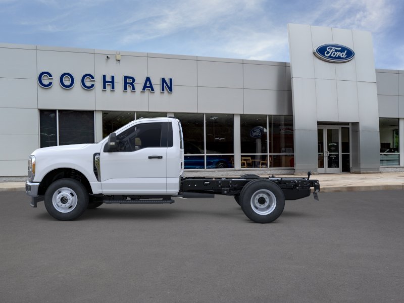 New 2026 Oxford White Ford XL image 4