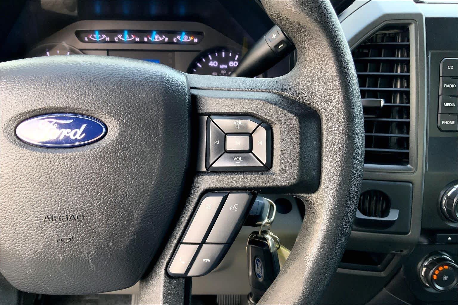 Used 2018 Oxford White Ford F-350 SRW Pickup XL image 21