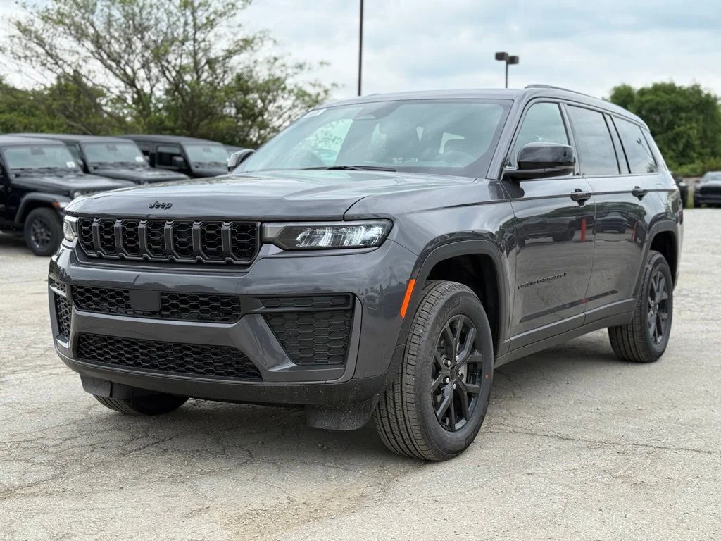 New 2026 Baltic Gray Metallic Clear-Coat Exterior Paint Jeep Laredo image 2