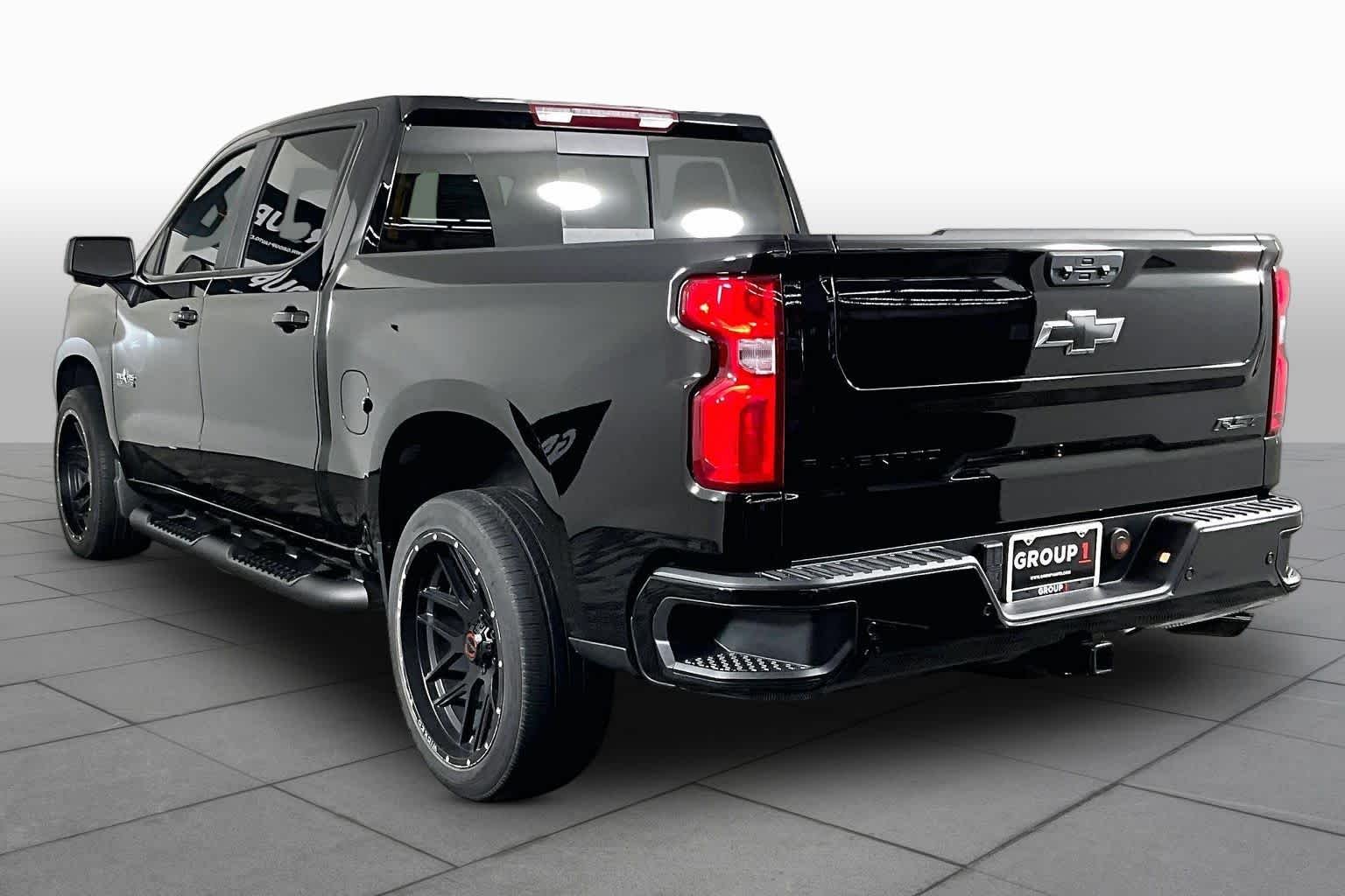 Used 2025 Black Chevrolet RST image 10