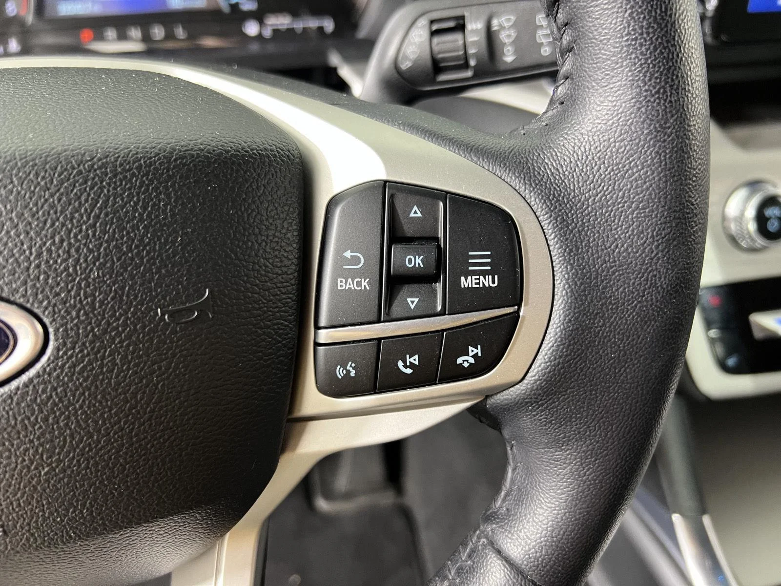 Used 2023 Agate Black Ford XLT image 15