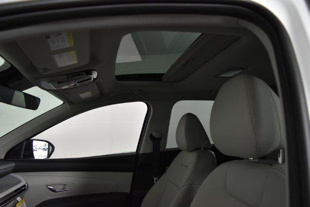 New 2026 White Hyundai SEL Premium AWD image 57