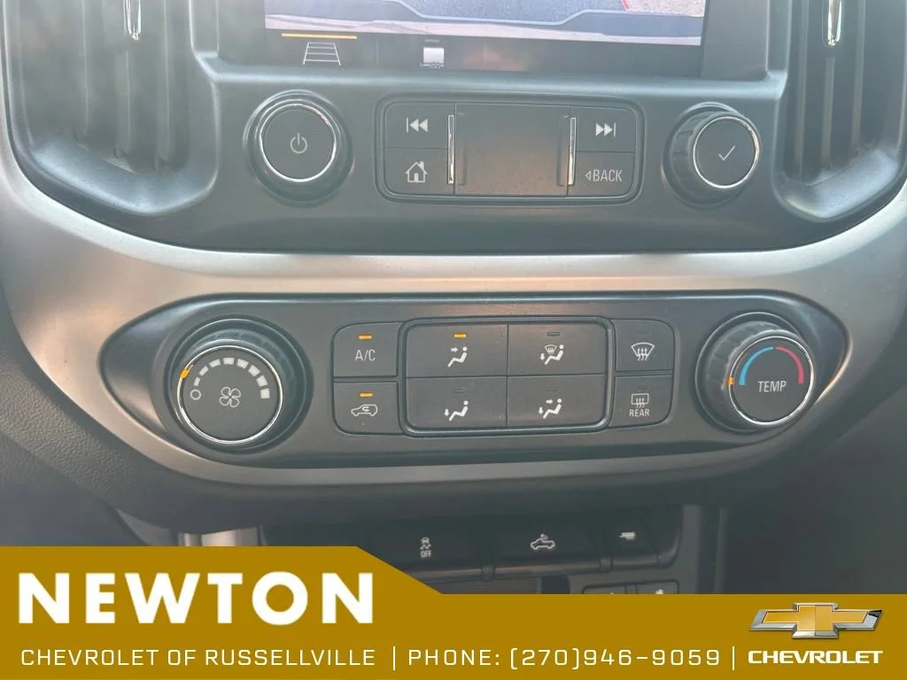 Used 2019 SUMMIT WHITE Chevrolet 4WD LT image 7