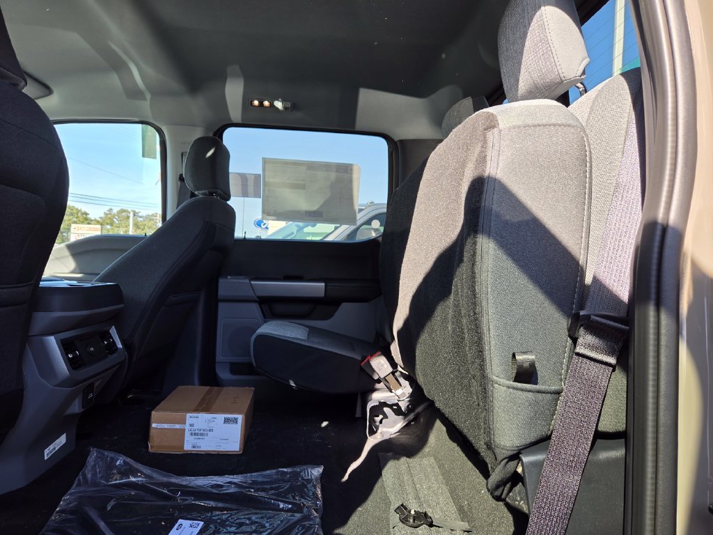 New 2027 Marsh Gray Metallic Ford F-250® XLT image 15