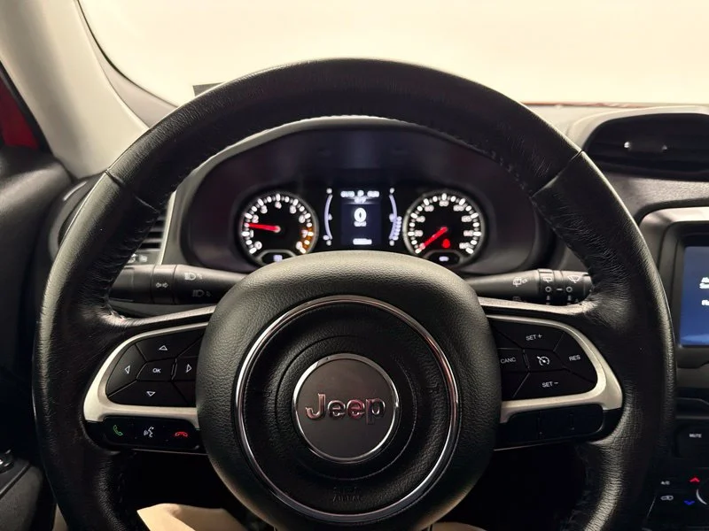 Used 2018 Red Jeep Latitude image 22