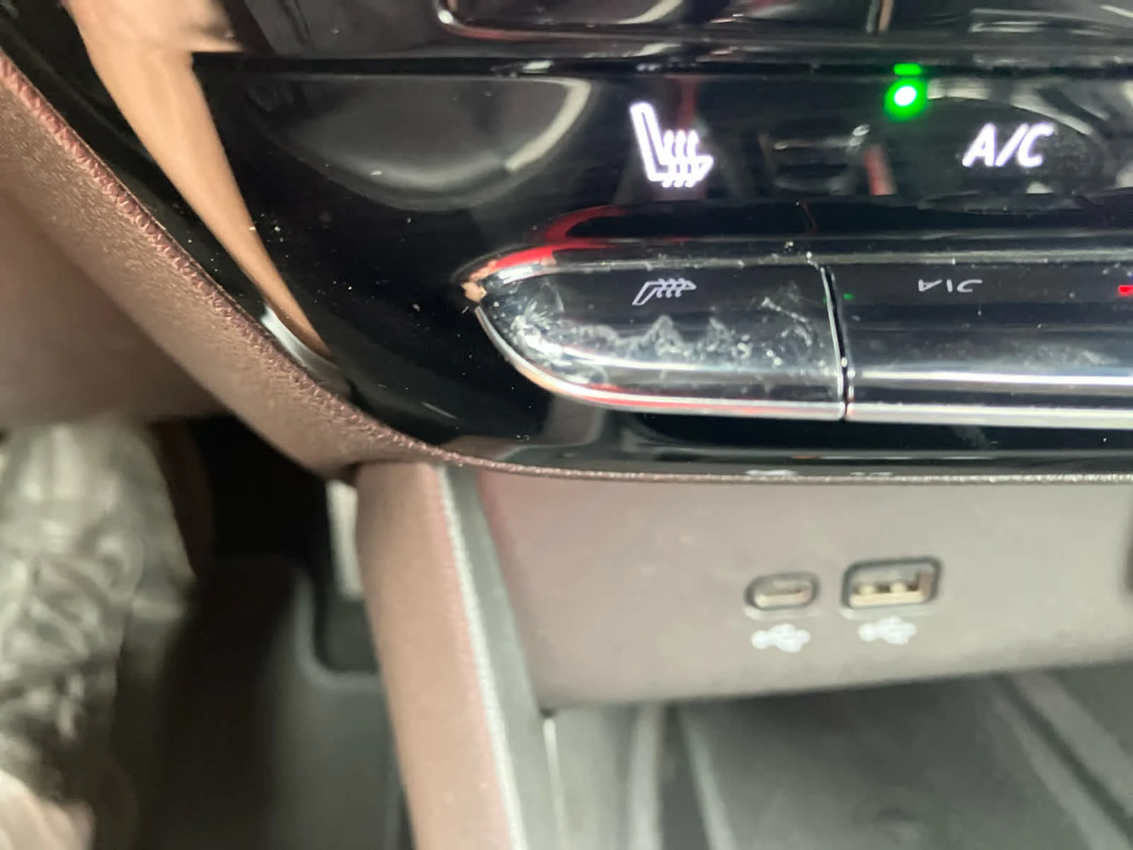 Used 2025 Ebony Twilight Metallic Buick Avenir image 25