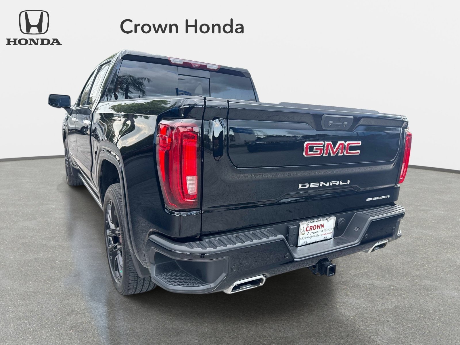Used 2025 Onyx Black GMC Denali image 9