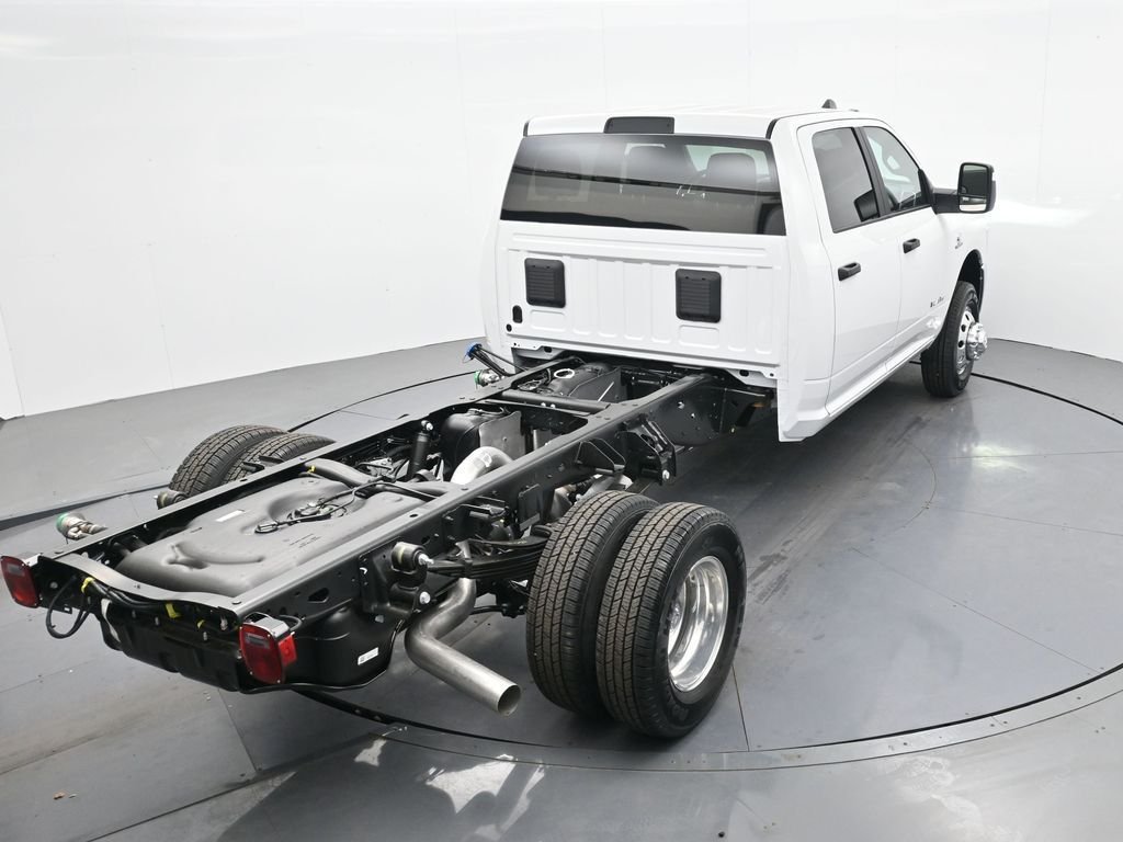 New 2026 Bright White Clearcoat RAM Tradesman image 28