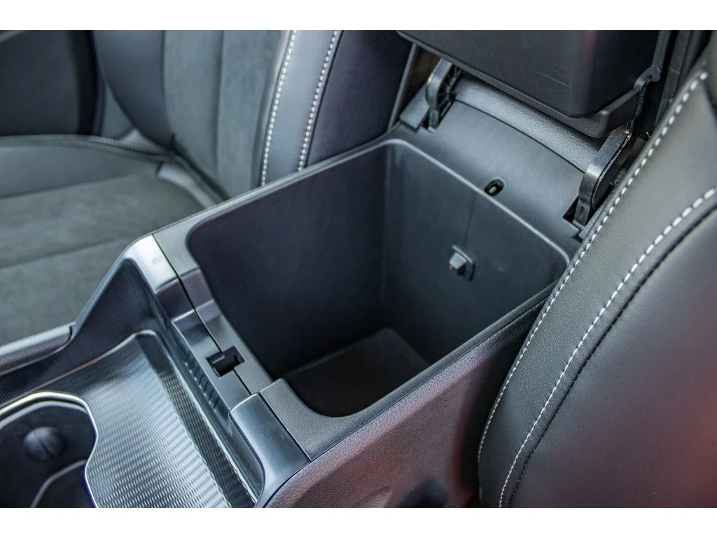 New 2026 Silver Zynith Exterior Paint Jeep Laredo Altitude image 37