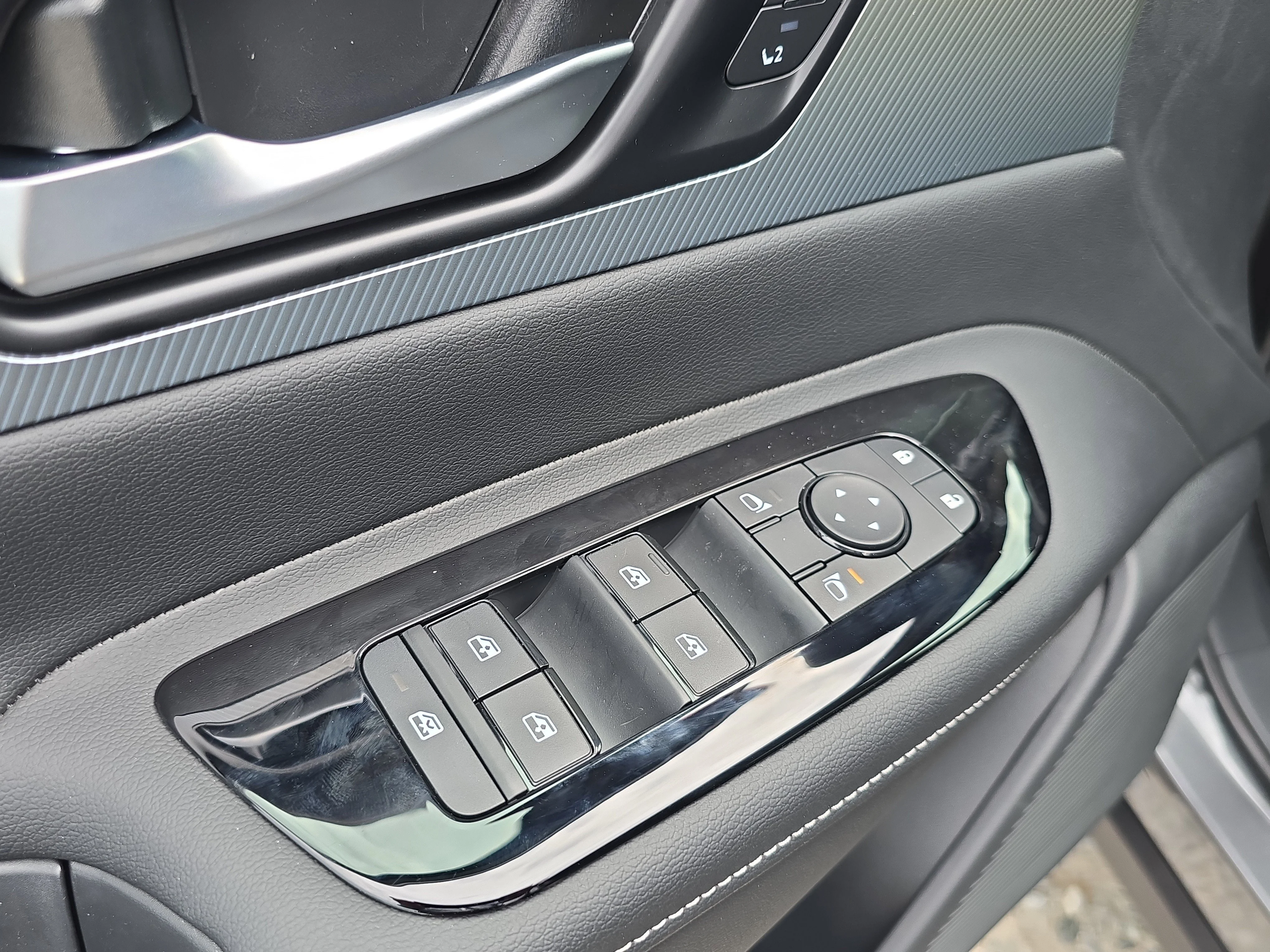 New 2026 Gun Metallic Nissan SL image 20