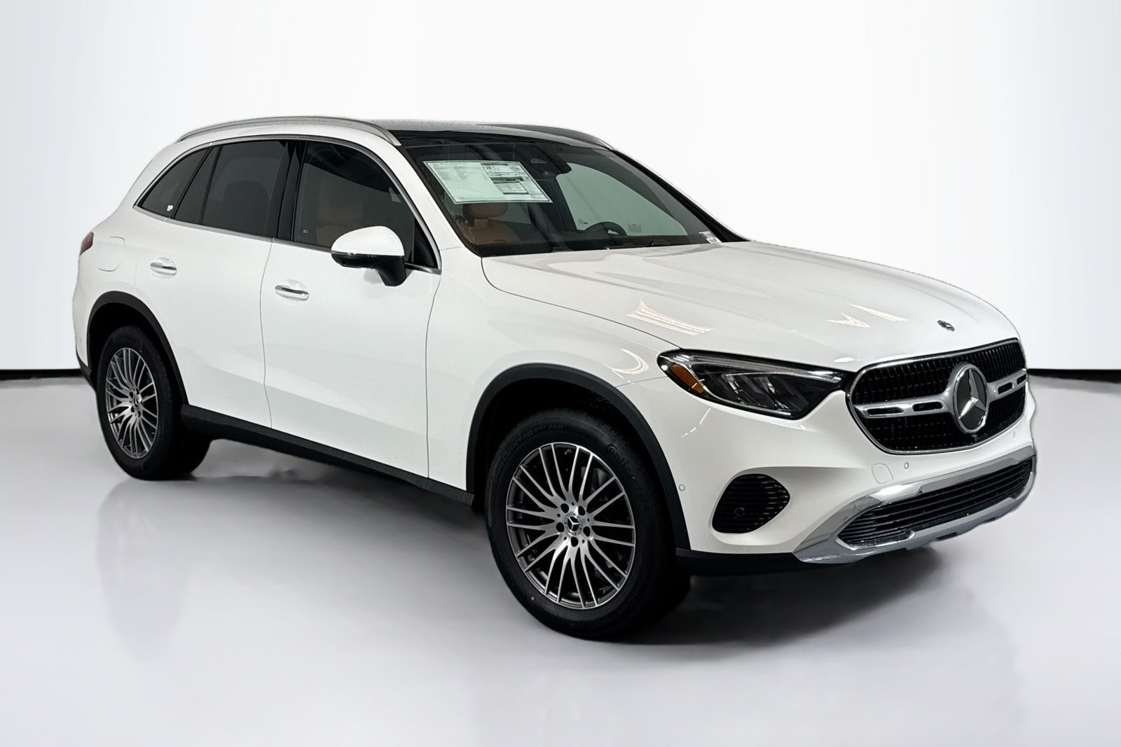 New 2026 Polar White Mercedes-Benz GLC 300 image 3
