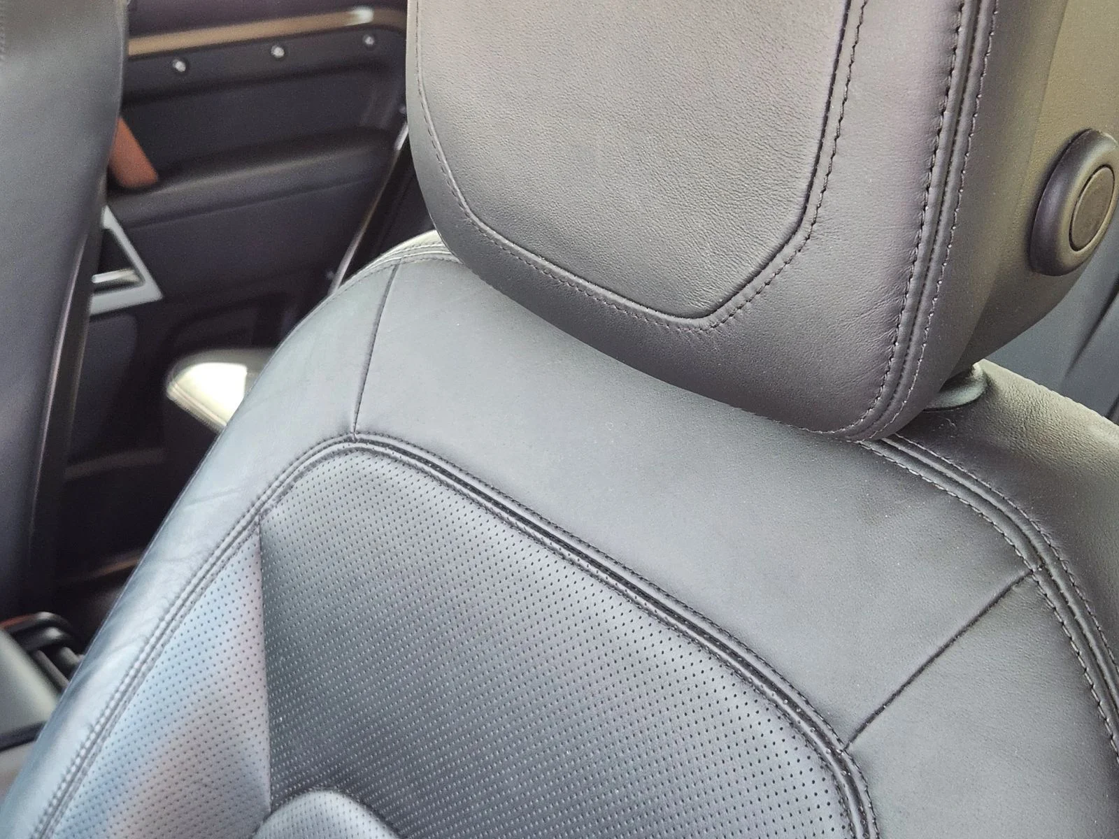 Used 2020 Green Land Rover HSE image 13